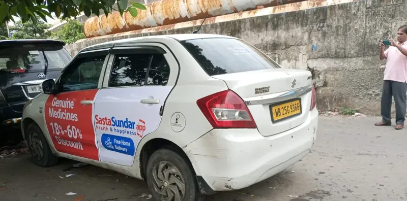 SastaSundar: Cab branding · toto branding
